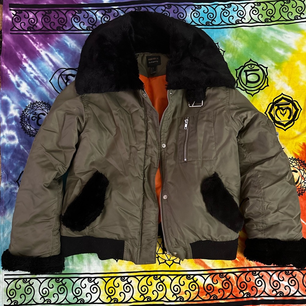 FOREVER 21 BOMBER JACKET.